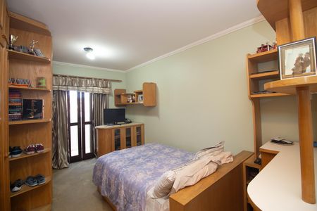 Casa à venda com 700m², 5 quartos e 8 vagas Casa à venda com 700m², 5 quartos e 8 vagasSuíte 2