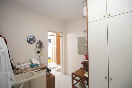 Casa à venda com 700m², 5 quartos e 8 vagas Casa à venda com 700m², 5 quartos e 8 vagasQuarto 8