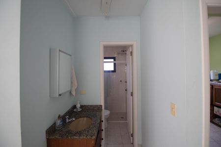 Casa à venda com 700m², 5 quartos e 8 vagas Casa à venda com 700m², 5 quartos e 8 vagasBanheiro