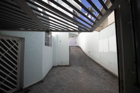 Casa à venda com 700m², 5 quartos e 8 vagas Casa à venda com 700m², 5 quartos e 8 vagasÁrea de Serviço
