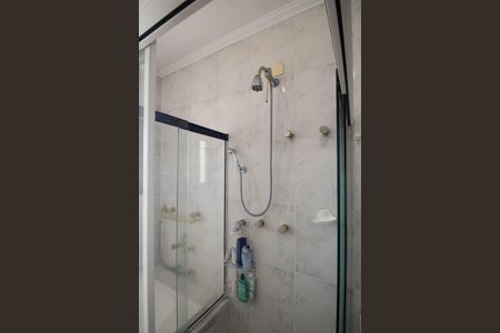 Casa à venda com 700m², 5 quartos e 8 vagas Casa à venda com 700m², 5 quartos e 8 vagasBanheiro da Suíte 1
