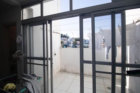 Casa à venda com 700m², 5 quartos e 8 vagas Casa à venda com 700m², 5 quartos e 8 vagasÁrea de Serviço