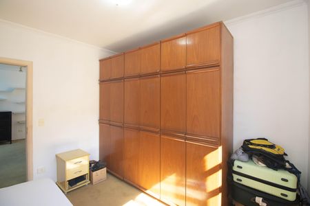 Casa à venda com 700m², 5 quartos e 8 vagas Casa à venda com 700m², 5 quartos e 8 vagasQuarto 2
