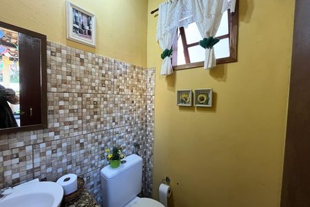 Casa à venda com 146m², 3 quartos e 2 vagas Casa à venda com 146m², 3 quartos e 2 vagasBanheiro da piscina