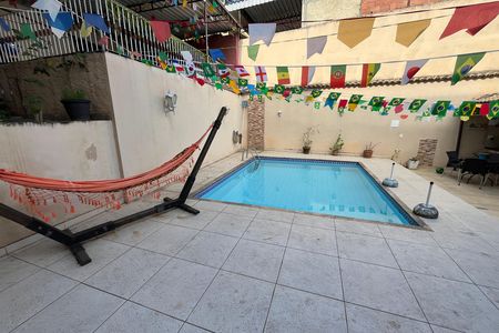 Casa à venda com 146m², 3 quartos e 2 vagas Casa à venda com 146m², 3 quartos e 2 vagaspiscina