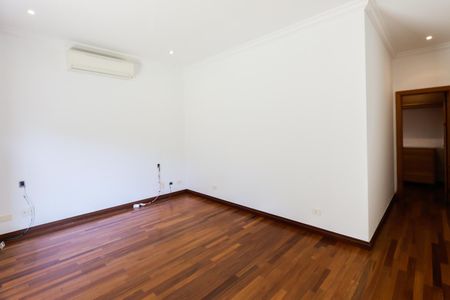 Casa à venda com 4 quartos, 610m² em Santo Amaro, São Paulo