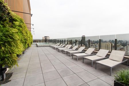 Studio para alugar com 39m², 1 quarto e sem vaga Studio para alugar com 39m², 1 quarto e sem vagaÁrea comum - Piscina