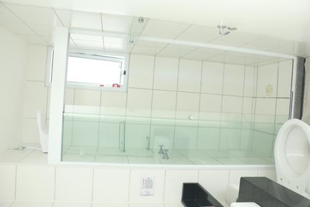 Banheiro de apartamento para alugar com 3 quartos, 57m² em Jardim Jasmim, Nova Iguaçu