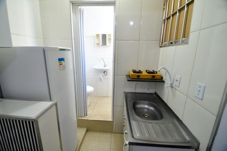Cozinha de kitnet/studio para alugar com 1 quarto, 17m² em Cidade Universitária, Campinas
