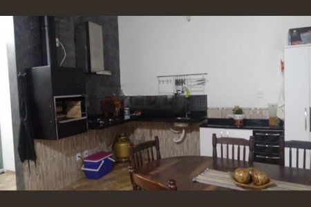 Casa à venda com 3 quartos, 240m² em Parque São Quirino, Campinas