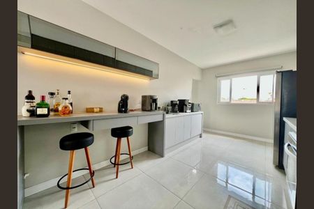 Casa à venda com 202m², 3 quartos e 3 vagas