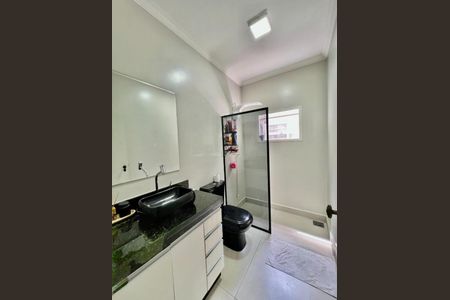 Casa à venda com 202m², 3 quartos e 3 vagas