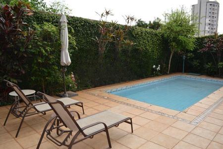Casa para alugar com 420m², 4 quartos e 4 vagas
