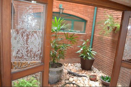 Casa para alugar com 420m², 4 quartos e 4 vagas