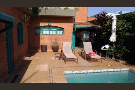 Casa para alugar com 420m², 4 quartos e 4 vagas