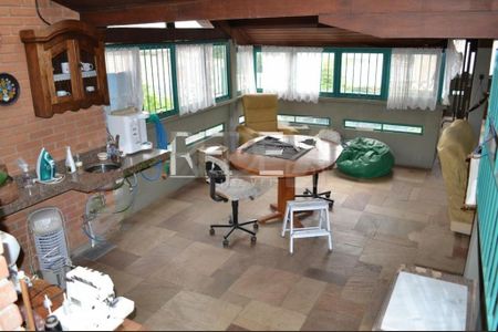 Casa para alugar com 420m², 4 quartos e 4 vagas