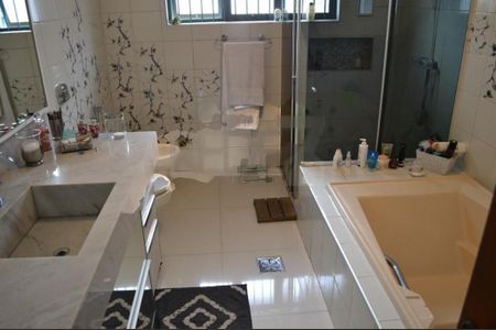 Casa para alugar com 420m², 4 quartos e 4 vagas
