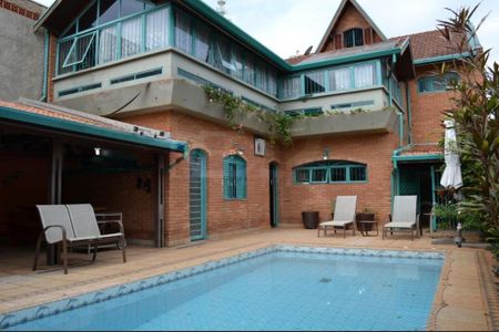 Casa para alugar com 420m², 4 quartos e 4 vagas