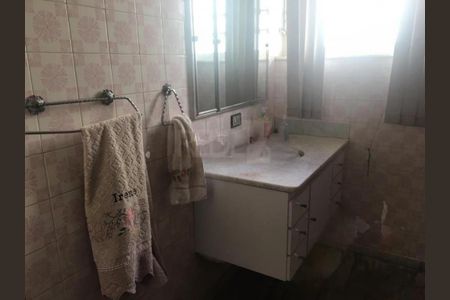 Casa à venda com 261m², 4 quartos e 4 vagas