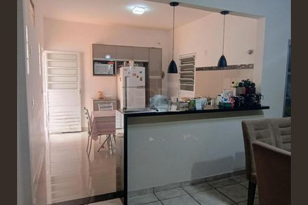 Casa à venda com 195m², 4 quartos e 3 vagas