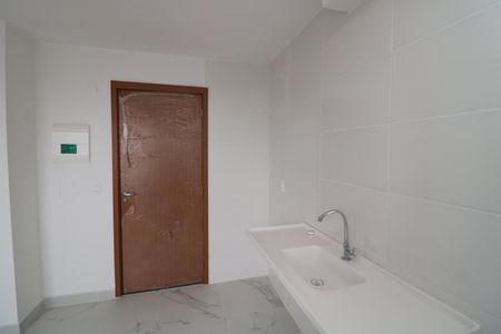 Cozinha de apartamento para alugar com 2 quartos, 36m² em Vila Antonieta, São Paulo
