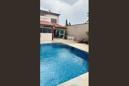 Casa à venda com 250m², 4 quartos e 4 vagas