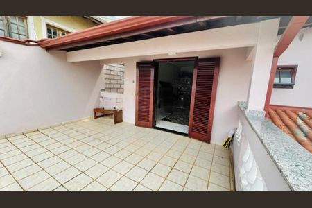 Casa à venda com 250m², 4 quartos e 4 vagas