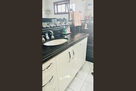Casa à venda com 250m², 4 quartos e 4 vagas