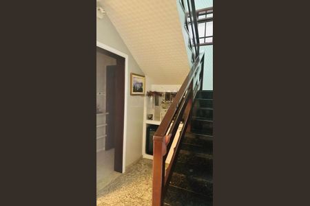 Casa à venda com 4 quartos, 250m² em Vila Marieta, Campinas