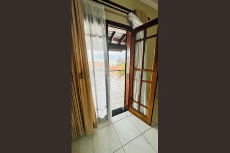 Casa à venda com 250m², 4 quartos e 4 vagas