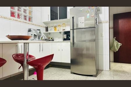 Casa à venda com 250m², 4 quartos e 4 vagas
