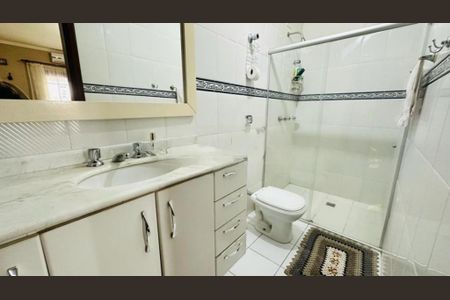 Casa à venda com 250m², 4 quartos e 4 vagas