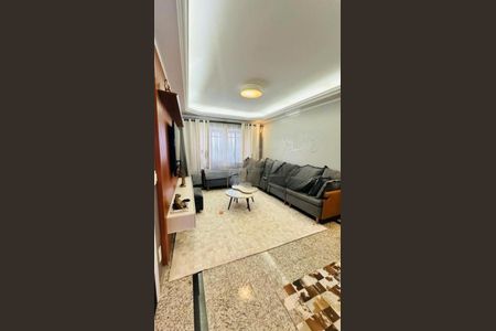 Casa à venda com 4 quartos, 250m² em Vila Marieta, Campinas