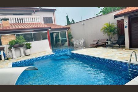 Casa à venda com 250m², 4 quartos e 4 vagas