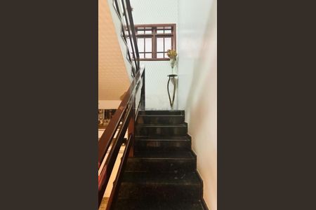 Casa à venda com 250m², 4 quartos e 4 vagas