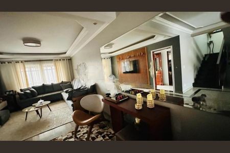 Casa à venda com 4 quartos, 250m² em Vila Marieta, Campinas