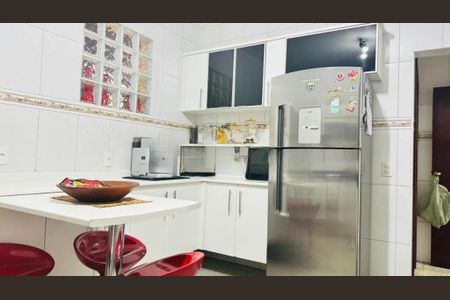 Casa à venda com 250m², 4 quartos e 4 vagas