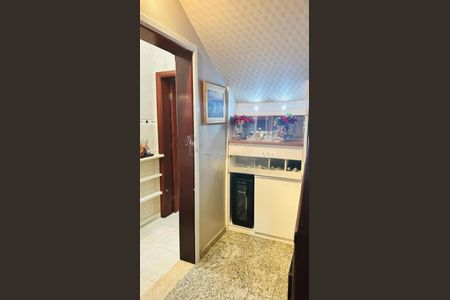 Casa à venda com 4 quartos, 250m² em Vila Marieta, Campinas
