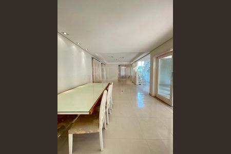 Casa à venda com 407m², 4 quartos e 6 vagas