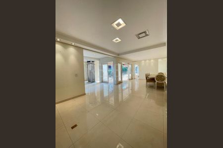 Casa à venda com 4 quartos, 407m² em Vila Hollândia, Campinas