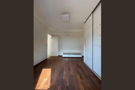 Casa à venda com 4 quartos, 407m² em Vila Hollândia, Campinas