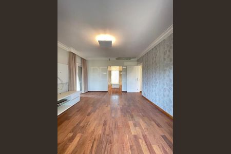 Casa à venda com 407m², 4 quartos e 6 vagas