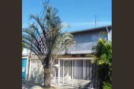Casa à venda com 120m², 3 quartos e 4 vagas