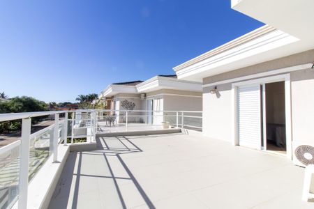 Casa de condomínio à venda com 300m², 4 quartos e 7 vagasSacada