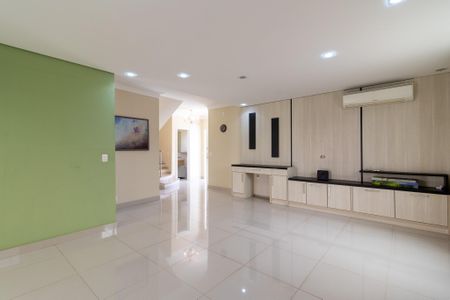 Sala de casa de condomínio à venda com 4 quartos, 300m² em Parque Taquaral, Campinas
