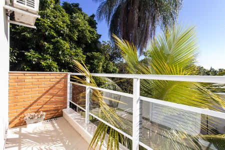Casa de condomínio à venda com 300m², 4 quartos e 7 vagasVaranda da Suíte 3 