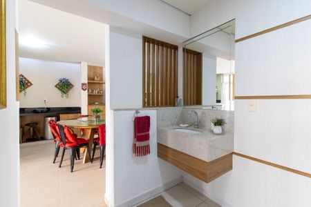 Casa de condomínio à venda com 300m², 4 quartos e 7 vagasLavabo 2