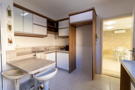 Cozinha de casa de condomínio à venda com 4 quartos, 300m² em Parque Taquaral, Campinas