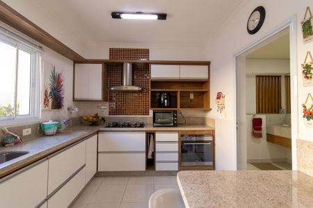 Casa de condomínio à venda com 300m², 4 quartos e 7 vagasCozinha