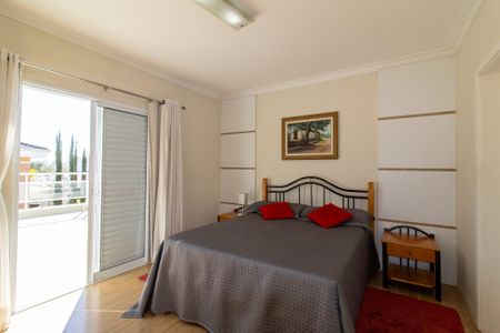 Casa de condomínio à venda com 300m², 4 quartos e 7 vagasSuíte 1 